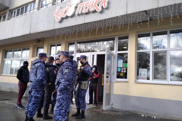 К пекарне вызвали полицию К пекарне вызвали полицию