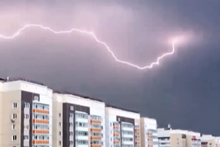 Молнию сняли на видео Молнию сняли на видео
