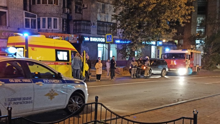 В центре Нижнего Новгорода водитель джипа сбил человека на пешеходном переходе