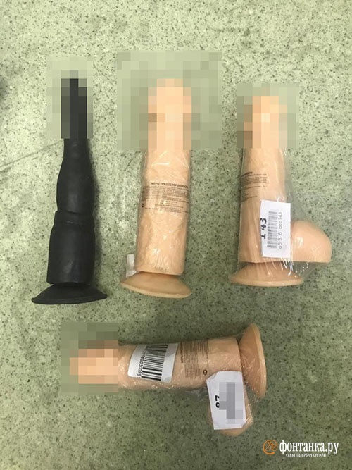<i class="_">Несколько из десятков, обнаруженных на обысках</i><br>