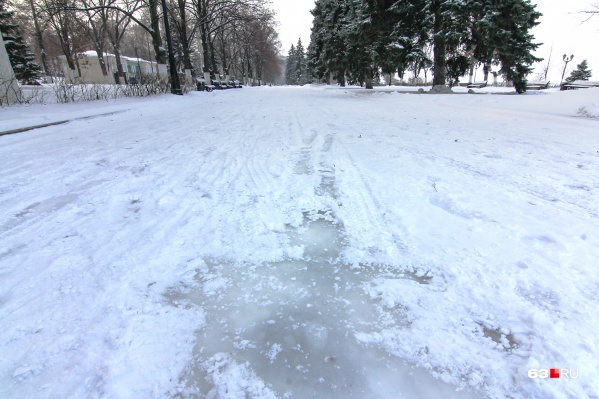 Осторожно, не поскользнитесь! Осторожно, не поскользнитесь!