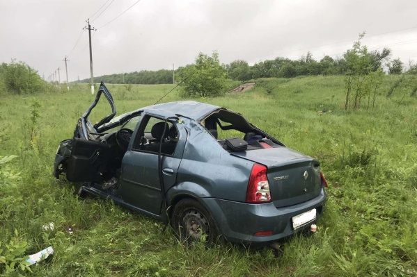 В машине было трое мужчин, двое из них погибли В машине было трое мужчин, двое из них погибли