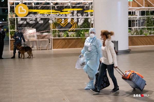 Сначала самолет сел в Сочи, а затем полетел в Ростов Сначала самолет сел в Сочи, а затем полетел в Ростов