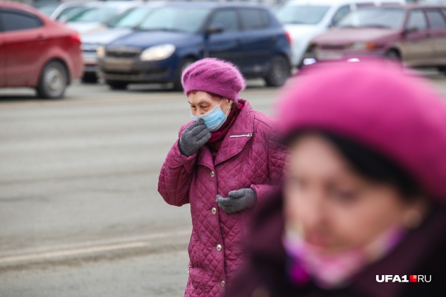 Работающим пенсионерам не рекомендовали ходить в поликлиники, чтобы получить больничный Работающим пенсионерам не рекомендовали ходить в поликлиники, чтобы получить больничный