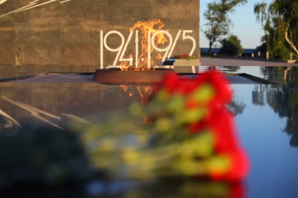 Сегодня чтим память тех, кто победил в войне Сегодня чтим память тех, кто победил в войне