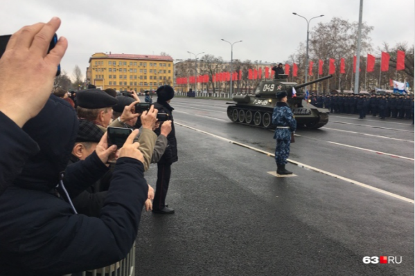 А 79 лет назад здесь проходили и конные полки А 79 лет назад здесь проходили и конные полки 
