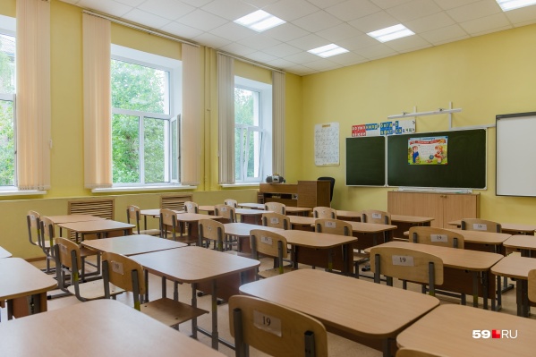 Если в классе выявят ребенка с коронавирусом, его и всех одноклассников отправят на дистанционное обучение Если в классе выявят ребенка с коронавирусом, его и всех одноклассников отправят на дистанционное обучение