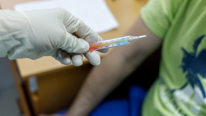 «В школе они показали массовое заражение»: глава облздрава рассказал об ошибках тест-систем на коронавирус