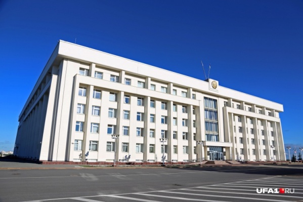 Недовольные властью граждане выйти на улицу пока не могут — режим самоизоляции им не позволяет Недовольные властью граждане выйти на улицу пока не могут — режим самоизоляции им не позволяет