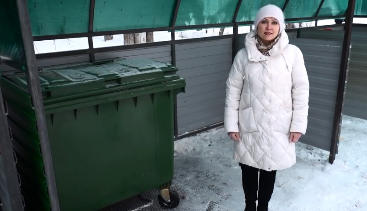 Свердловчане посвятили стихи и клип своей идеальной мусорной площадке: смотрите и завидуйте