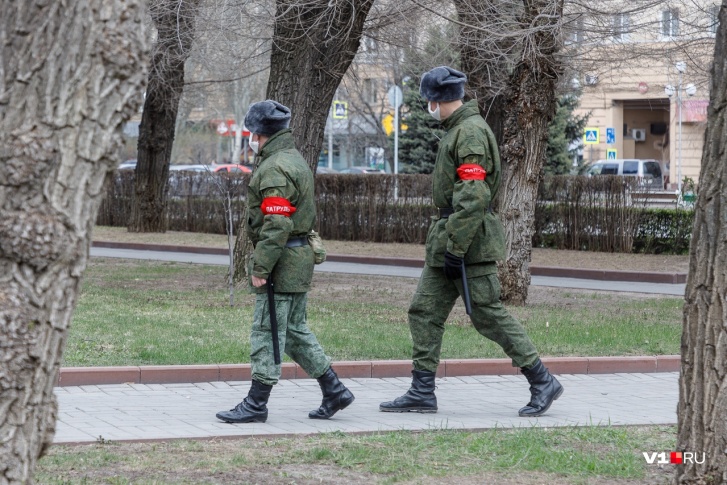 Военные патрули следят за соблюдением волгоградцами режима самоизоляции Военные патрули следят за соблюдением волгоградцами режима самоизоляции