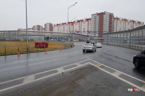 С различными травмами владельца автомобиля доставили в областную больницу С различными травмами владельца автомобиля доставили в областную больницу