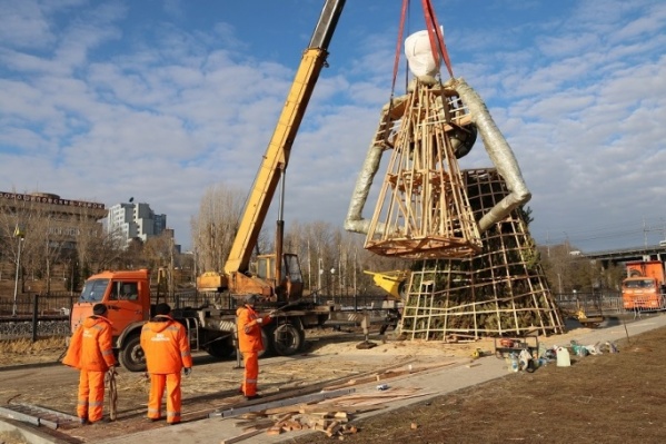 Чучело Масленицы будут жечь при пасмурной погоде Чучело Масленицы будут жечь при пасмурной погоде