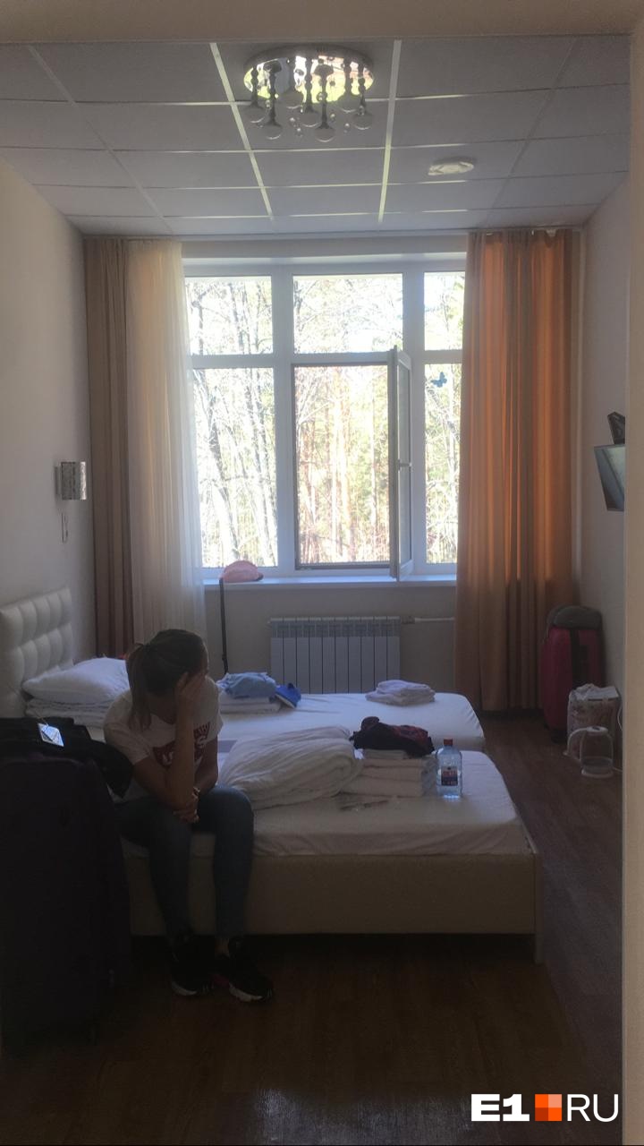 В таких номерах туристы бесплатно жили 14 дней. Выходить из них было запрещено В таких номерах туристы бесплатно жили 14 дней. Выходить из них было запрещено