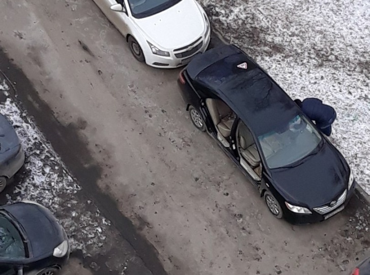 У этой Camry сняли двери У этой Camry сняли двери