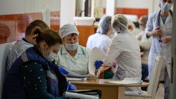 250 рублей вместо 60 тысяч: как врачам по всей стране выплачивают путинские надбавки