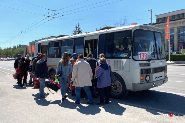 Волжане не раз жаловались на загруженность автобусов Волжане не раз жаловались на загруженность автобусов