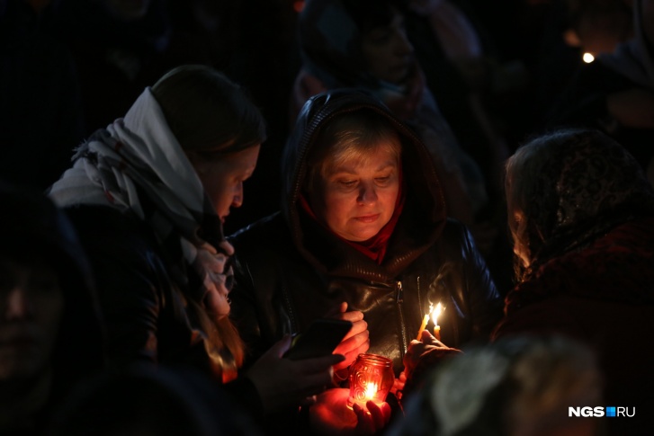 Во многих храмах литургии пройдут минимум дважды, чтобы снизить количество прихожан в помещении Во многих храмах литургии пройдут минимум дважды, чтобы снизить количество прихожан в помещении