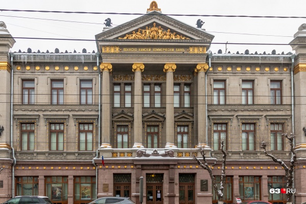 Картину вывесят в зале художественного музея на улице Куйбышева Картину вывесят в зале художественного музея на улице Куйбышева 