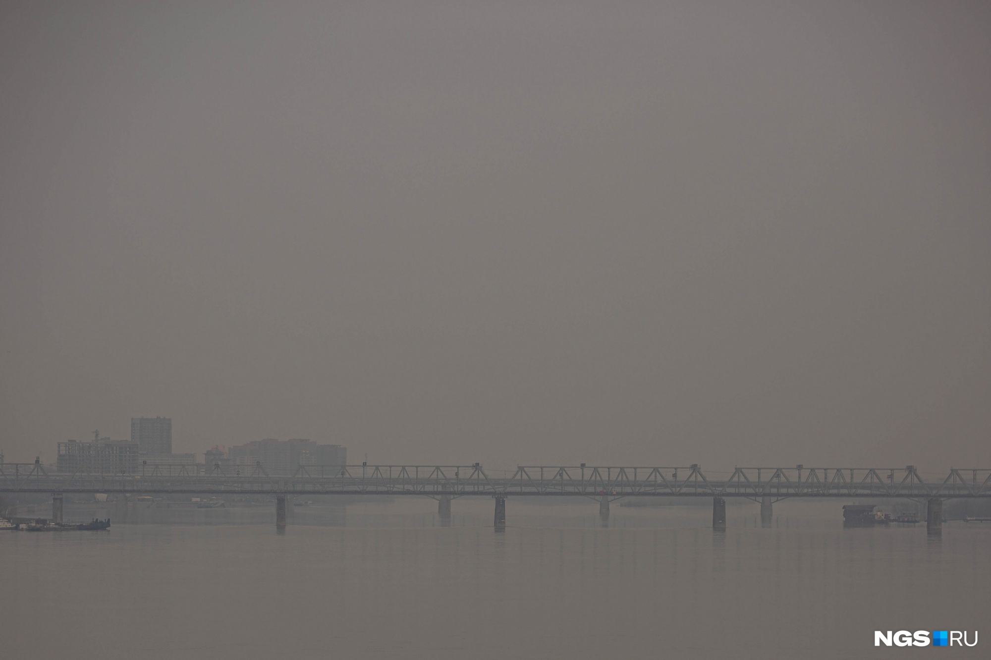 Город как в тумане показываем в 10 кадрах как Новосибирск задыхается