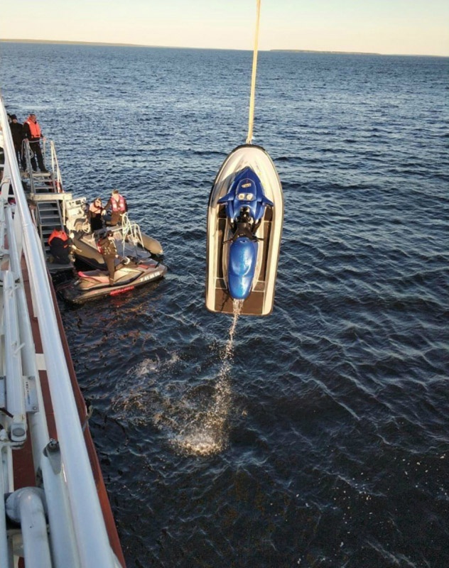 В Выборгском заливе двух аквабайкеров спасли в шести милях от Высоцка