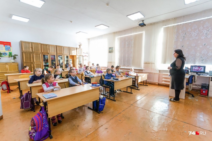 Кемеровчане сообщили, что из-за увольнения педагогов страдают ученики