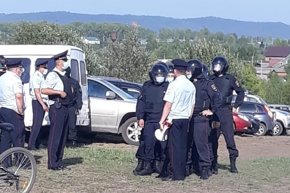 Жители Новокузнецкого района в июне 2020 года выступили против строительства углепогрузочной станции у поселка Черемза Жители Новокузнецкого района в июне 2020 года выступили против строительства углепогрузочной станции у поселка Черемза