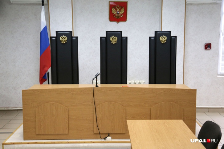 Судьи оказались далеко не бедные люди Судьи оказались далеко не бедные люди