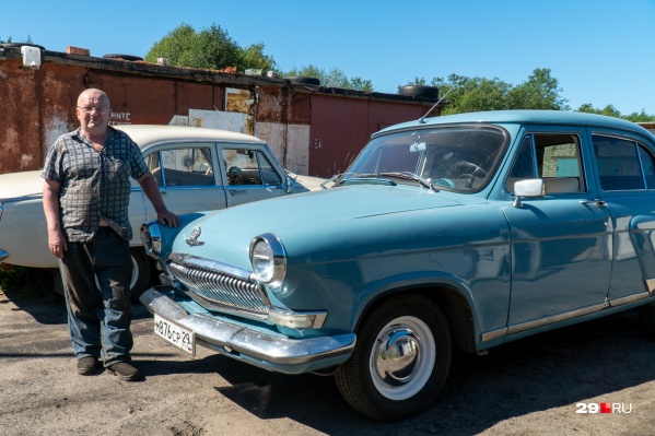 Голубая «Волга» — 1964 года рождения, а бежевая — 1965-го Голубая «Волга» — 1964 года рождения, а бежевая — 1965-го