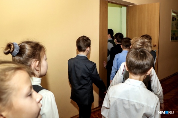 По словам Глеба Никитина, одна неделя каникул не помогла бы справиться с распространением вируса в школах По словам Глеба Никитина, одна неделя каникул не помогла бы справиться с распространением вируса в школах
