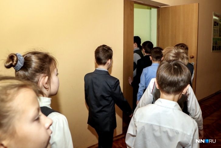 По словам Глеба Никитина, одна неделя каникул не помогла бы справиться с распространением вируса в школах По словам Глеба Никитина, одна неделя каникул не помогла бы справиться с распространением вируса в школах