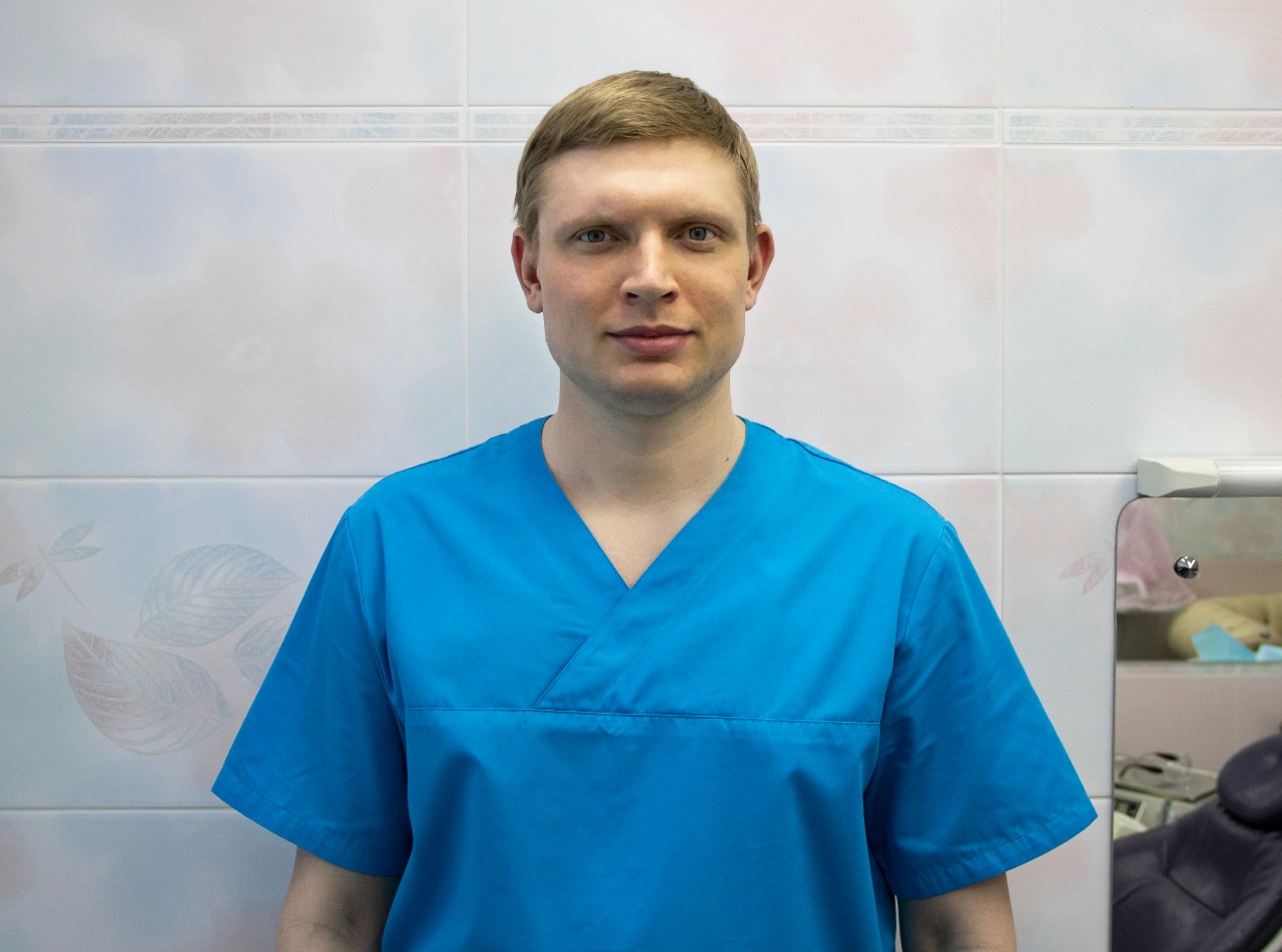 Алексей Данилович, стоматолог центра стоматологии и имплантологии «Диомид»