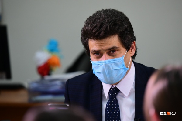Александр Высокинский сообщил, что решение о выводе девятиклассников с дистанта уже принято Александр Высокинский сообщил, что решение о выводе девятиклассников с дистанта уже принято 