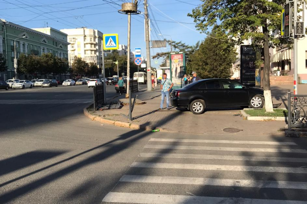 В 08:30 в центре Челябинска обычно многолюдно, но никто из пешеходов в аварии не пострадал В 08:30 в центре Челябинска обычно многолюдно, но никто из пешеходов в аварии не пострадал