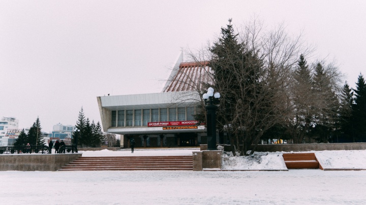 Работы на Театральной площади пообещали завершить до 15 декабря
