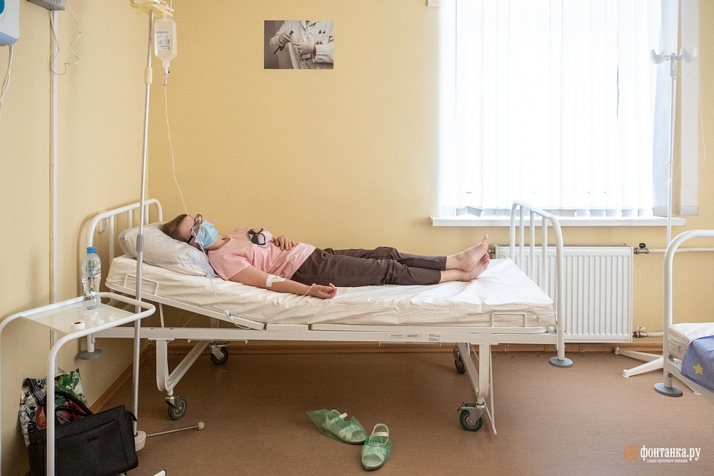 Коронавирус проникает в больницы Петербурга. Спасет ли от него поголовное тестирование экстренных пациентов
