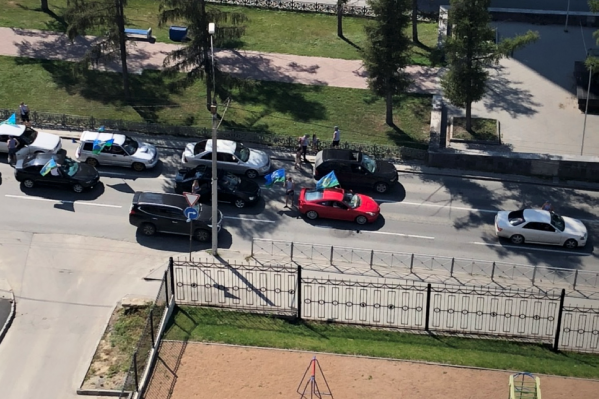 Десантники на Красном проспекте Десантники на Красном проспекте
