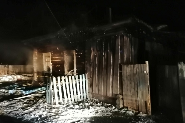 Пожар произошел сегодня в деревне Петелино Пожар произошел сегодня в деревне Петелино
