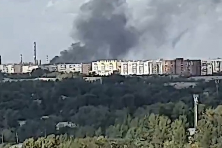 Пожар произошёл в промзоне на улице Героев Танкограда