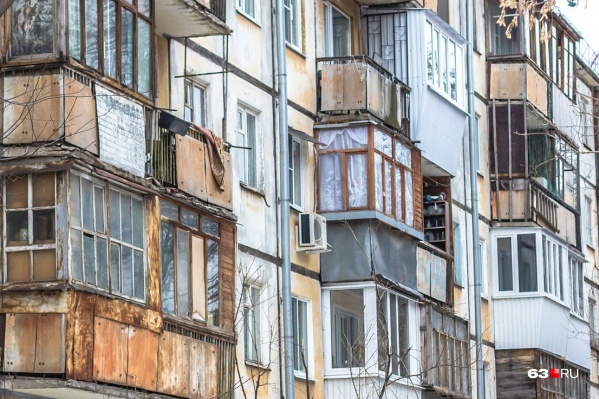 Среди домов УК много хрущевок Среди домов УК много хрущевок