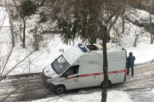 Сейчас в Красноярске загружены абсолютно все медработники — от участковых врачей до врачей скорой помощи Сейчас в Красноярске загружены абсолютно все медработники — от участковых врачей до врачей скорой помощи