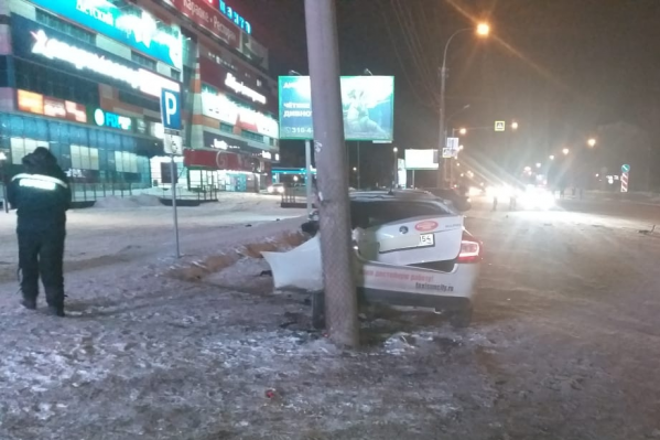 Водитель сбил двух студентов в Кировском районе Водитель сбил двух студентов в Кировском районе