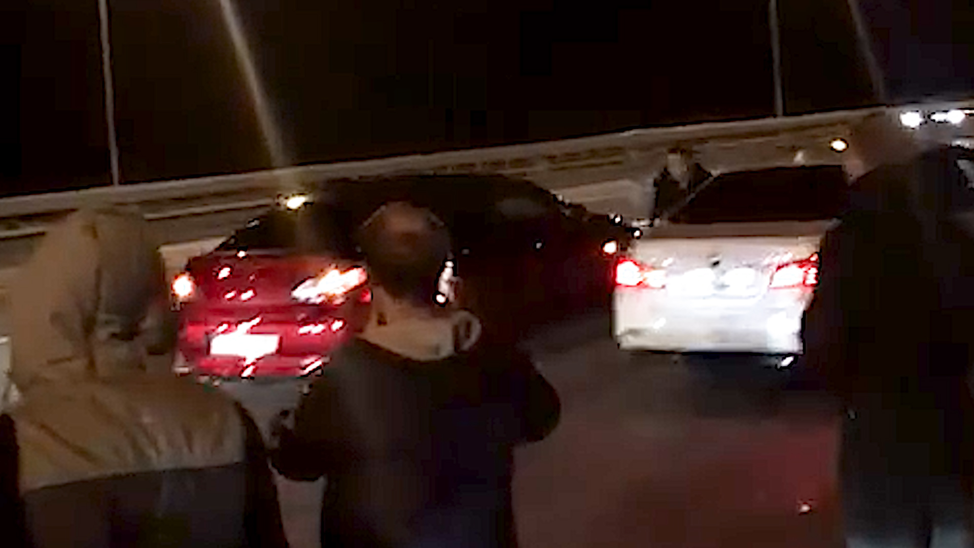 «Было много машин, штук 70»: в Уфе прошли уличные гонки — журналист снял зрелищное видео