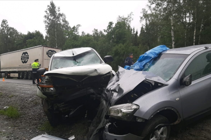 В аварии пострадала семья из Красноярского края В аварии пострадала семья из Красноярского края