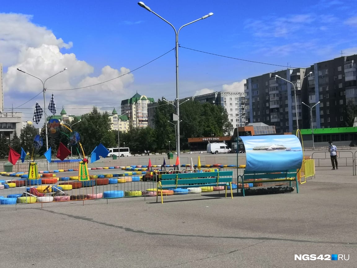 В Новокузнецке полиция оцепила площадь, на которой перевозчики просили провести митинг против мэра