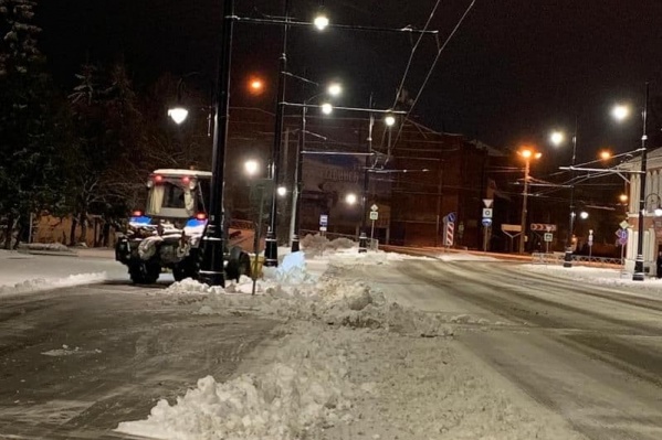 В управлении городского хозяйства говорят, что такую технику можно использовать при чистке замощенных улиц В управлении городского хозяйства говорят, что такую технику можно использовать при чистке замощенных улиц