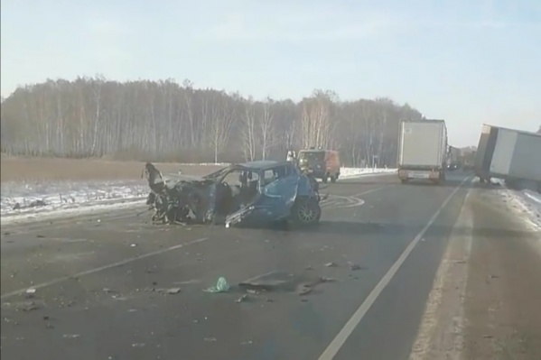 Автомобиль превратился в гору металла Автомобиль превратился в гору металла