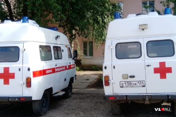 Заболевшего водителя скорой отправили в Урюпинскую ЦРБ Заболевшего водителя скорой отправили в Урюпинскую ЦРБ
