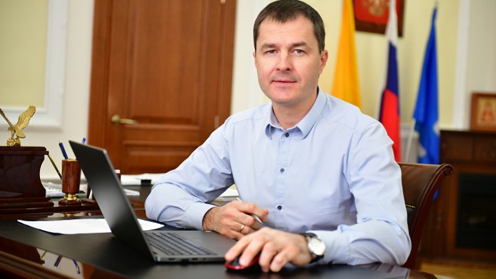 «Оставайтесь дома»: мэр Ярославля рассказал, кто должен ходить на работу, а кто нет