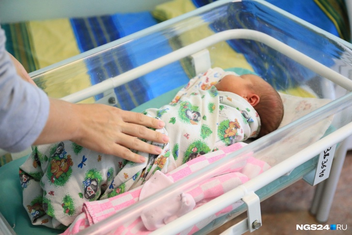 Минимум 9 младенцев родили в Красноярске для продажи